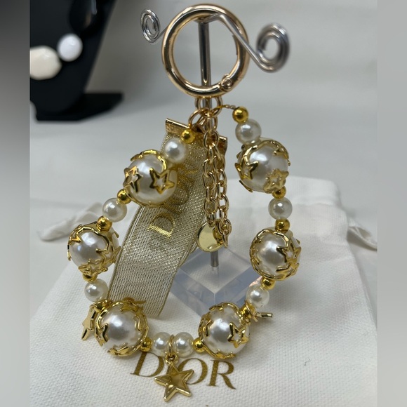 Dior Charm like New - Picture 1 of 5